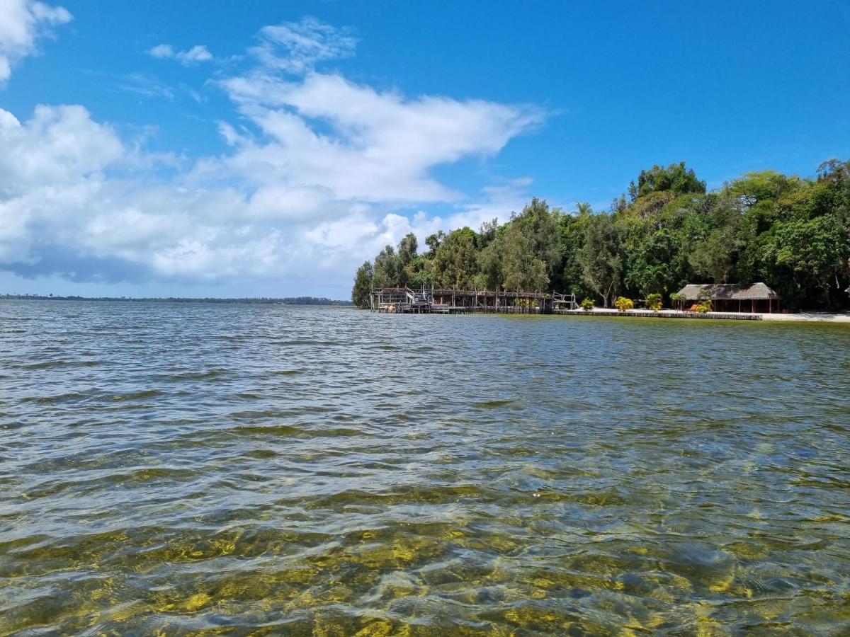 Les Acacias Bungalows Manambolo Экстерьер фото