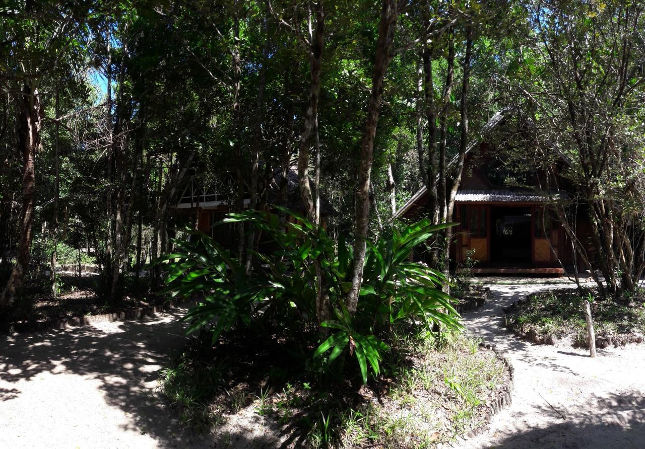 Les Acacias Bungalows Manambolo Экстерьер фото