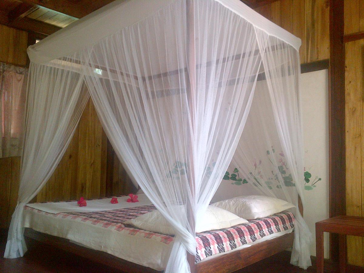 Les Acacias Bungalows Manambolo Экстерьер фото