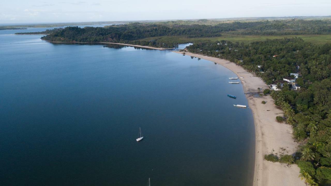 Les Acacias Bungalows Manambolo Экстерьер фото