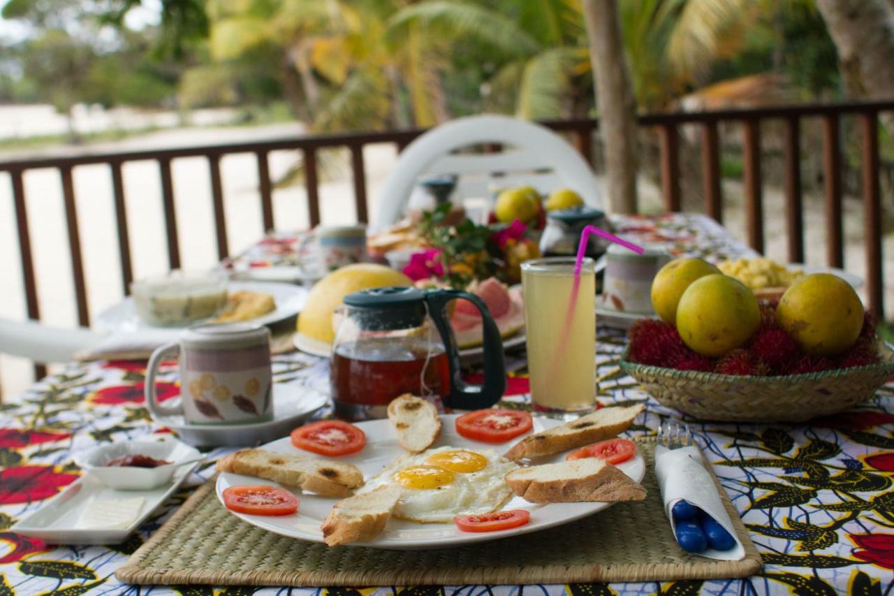 Les Acacias Bungalows Manambolo Экстерьер фото