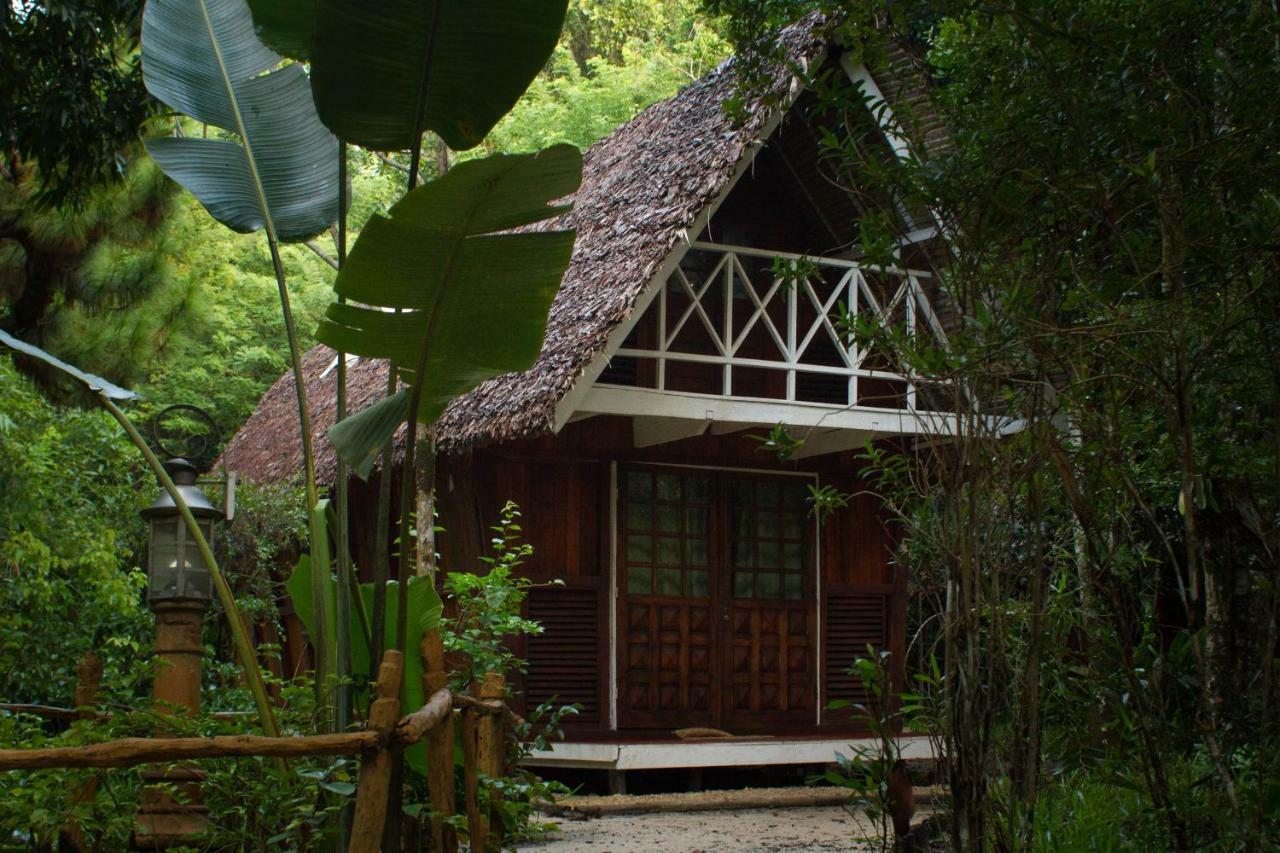 Les Acacias Bungalows Manambolo Экстерьер фото